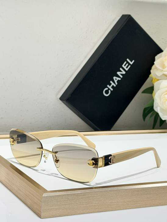 Picture of Chanel Sunglasses _SKUfw80881312fw